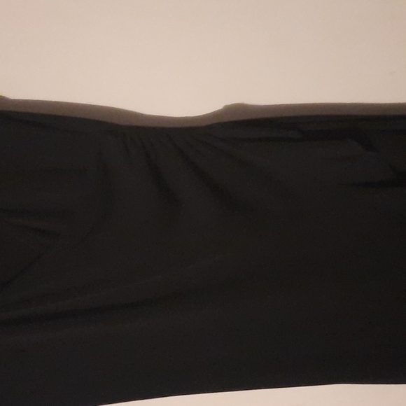 Black dress - Picture 3 of 3